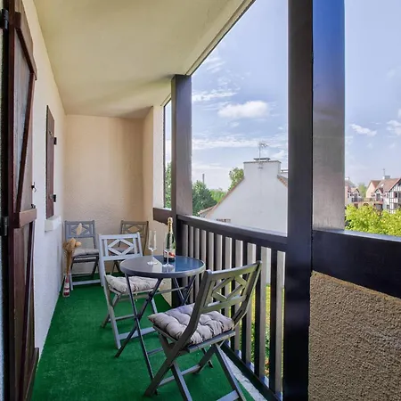 Lumineux Avec Balcons Et Stationnement Privatif - Fr-1-788-22 Varaville